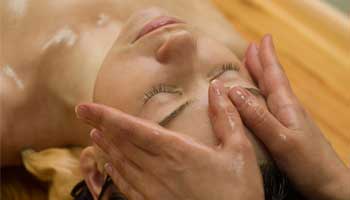 Aromatherapy Spa Certification Program includes facials
